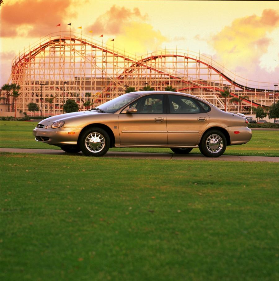  Ford Taurus 1996 года  (фото 7 из 16)